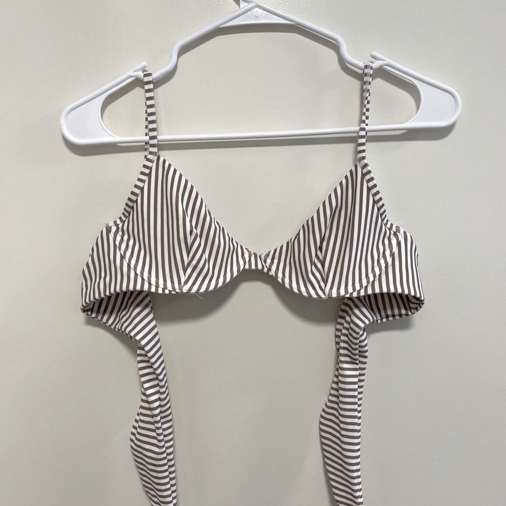 Abercrombie and Fitch Underwire Bikini Top